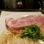 中華そば ぺる鶏 - レアチャーシュー