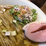 めん処 きよ洲 - シャキシャキの水菜とフライドエシャロット、紫玉ねぎが旨い！