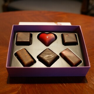 サロン・ド・ロワイヤル_0