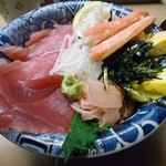 まぐろ家 - 「カニ鮪丼」950円也。税込。