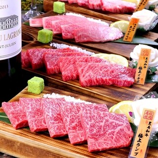 We use carefully selected A5 rank Wagyu beef! We also have a wide variety of banquet courses available!