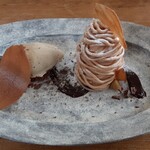 パティスリー ココロ - アシエットデセール（イートイン限定）のモンブラン。ドリンク付き1650円。