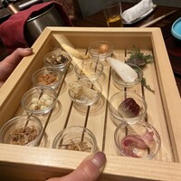 新中国料理HARAKAWA 北新地店 - 薬膳スープの材料