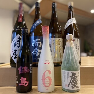 We carry a wide selection of famous sake and wine from all over the country that go well with sushi and a la carte dishes.