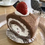 ATAMI Cafe - チョコいちごロール
