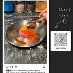 【Instagram】 奢侈地在生拌牛肉上放入鮭魚子