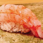 Sushi Iwao - 3段の甘エビ