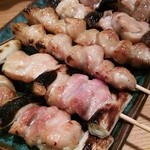Yakitori Kappou Kanaya - 手前から ねぎ肉・ぼんぼち・椎茸肉