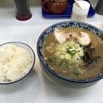 がんこもんラーメン - 料理写真:大盛りラーメン¥700  