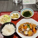 Hokkori Zeppin Chuuka Uchuuken - 酢豚定食　８８０円