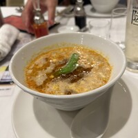 個室中華 頤和園 溜池山王店 - 