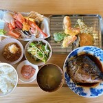 春夏秋冬 - 料理写真:金定食（塩辛・おろしポン酢）
