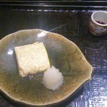 玉笑 - 玉子焼き(735円)一人前を半分にしてくれてます