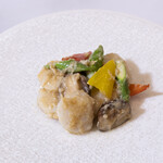 Stir-fried scallops and seasonal vegetables with shibama sauce