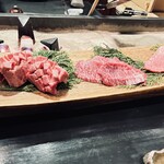 肉匠なか田 - 右　横隔膜（ハラミ）　左　トロタン