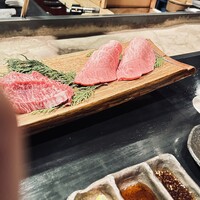 肉匠なか田 本店 - 右　ミスジ　左　横隔膜（ハラミ）