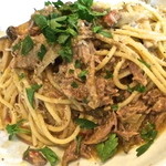 ズッケロ - 【ピジョンのラグーソーススパゲティ】￥1600　骨付きのお肉が隠れていました