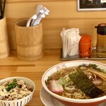 自家製麺 鶏冠 - 昔懐かしい中華そば800円