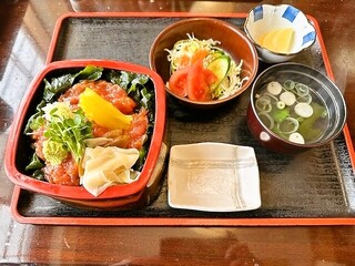 Yoshino Zushi - マグロ中落丼1000円