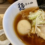 Menura Yama - 煮干し醤油ラーメン＋煮玉子