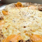 Pizza K - モッツァレラ・ゴーダ・ゴルゴンゾーラなどのチーズがたっぷり♪