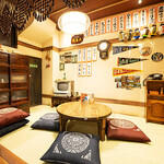 やきとん 大喜利 - 昭和レトロな雰囲気漂う店内が魅力。