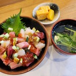 Sushiya Yagisawa - 海鮮丼、玉子焼き、香の物、お吸い物