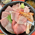 237778785 - 本マグロ入り５色海鮮丼（大）