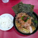 ラーメン 杉田家 - ラーメン並860円＋和風トッピング100円＋小ライス120円