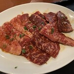 肉のおおたに - ランチB 1650円（カルビ、ロース、ハラミ）