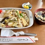 キッチンいさみ - 料理写真:中華丼ご飯少なめ