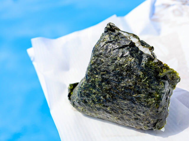 及川商店（オイカワショウテン） - 薬師堂（おにぎり）の写真