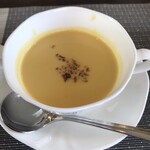 モダン・ダイニング sumi - 黃人参のスープ