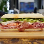 SALUMIILAND TOKYO - ◉パニーノ ロッソ　1,600円