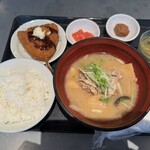 Taishuushokudou Fukurou - 麦味噌豚汁、アジフライ、明太子、梅干し、白米大盛り