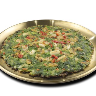 出来立て具沢山な海鮮ニラチヂミや水ビビン冷麺もおすすめ！