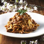 Braised beef tendon hashed spaghetti