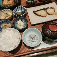 魚とおばんざい 泉士 - 