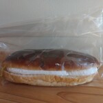 ペンギンベーカリー 秋田東通店 - ようかんパン：２２０円（税込）【２０２４年３月撮影】