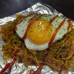 Okonomiyaki Hiroshima - 焼きそば(玉子トッピング)