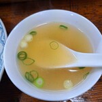 Ramen Hausu Mini - ニンニクチャーハン大盛に付いてくるスープ