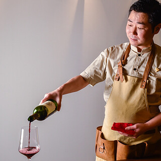 常時100本以上の中からお肉や料理に合わせたワインをご提案