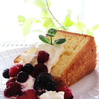 お持ち帰り可◎手作りケーキやパンを楽しむカフェ利用にぜひ