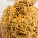 こひる庵 - トップにはがっつりスパイスのクリーム