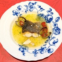 リストランテ アクアパッツァ - 看板料理「鮮魚のアクアパッツァ」