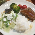 キッチン ブルー グローブ - ご飯、サラダをのせてワンプレート