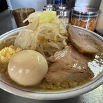 らーめん 大 - らーめん(にんにく・あぶら)＋味玉