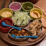 LAS DOS CARAS MODERN MEXICANO Y TACOS - 