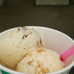 サーティワンアイスクリーム - 料理写真:左…フレンチトースト、右…ニューヨークチーズケーキ