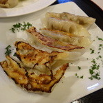 ビストロ茶葉蘭 - 特製餃子